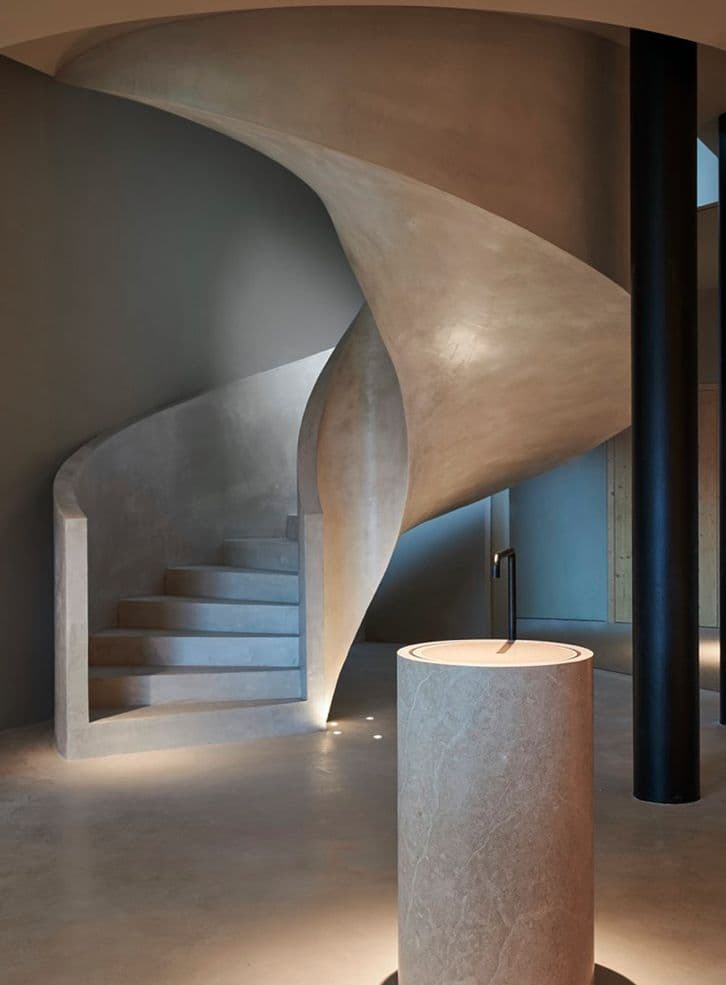 Skulpturalno mikrocement stubište